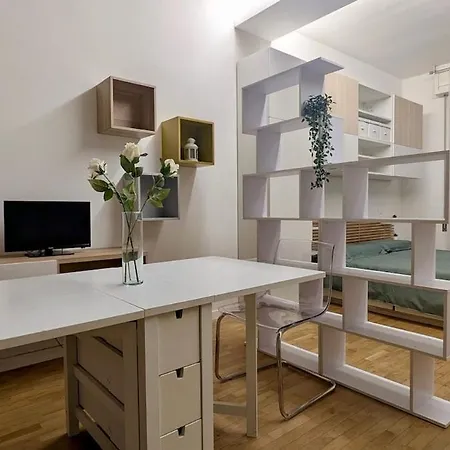 Battisti Flat, Near Station Ferrara