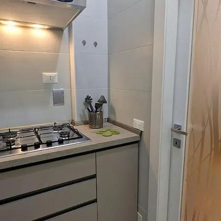 Battisti Flat, Near Station Appartamento