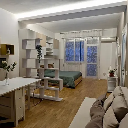 Battisti Flat, Near Station Appartamento *