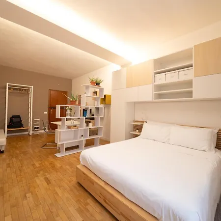 Battisti Flat, Near Station Appartement