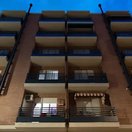 Battisti Flat, Near Station Ferrare