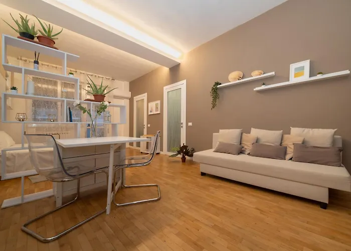 Battisti Flat, Near Station * Ferrare