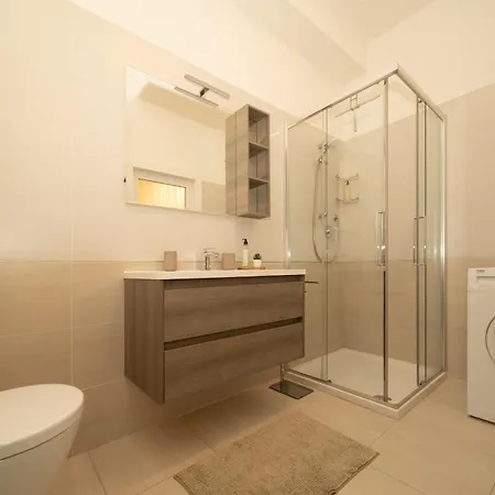 Διαμέρισμα Battisti Flat, Near Station *