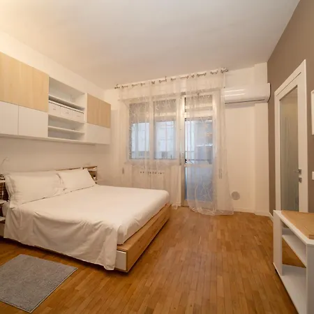 Battisti Flat, Near Station Apartment Ferrara
