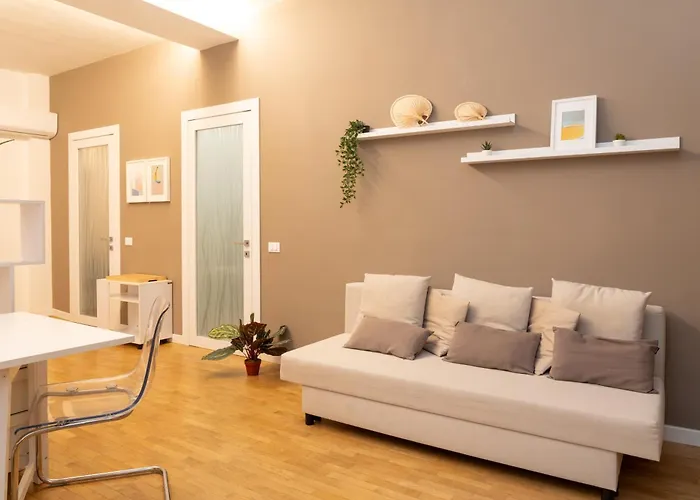 Battisti Flat, Near Station Ferrara